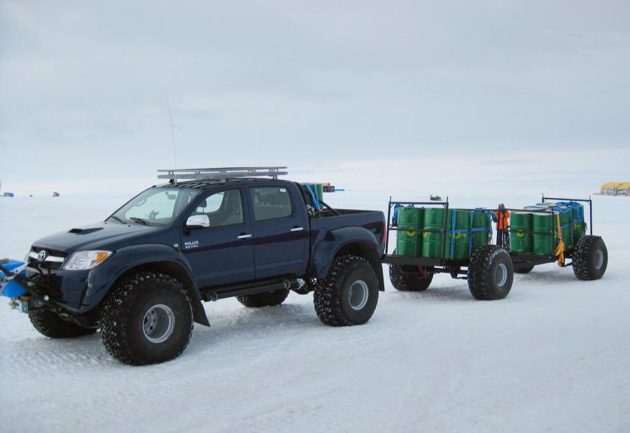  Toyota Hilux Claims Second Pole Position 2009 года  (фото 3 из 17)